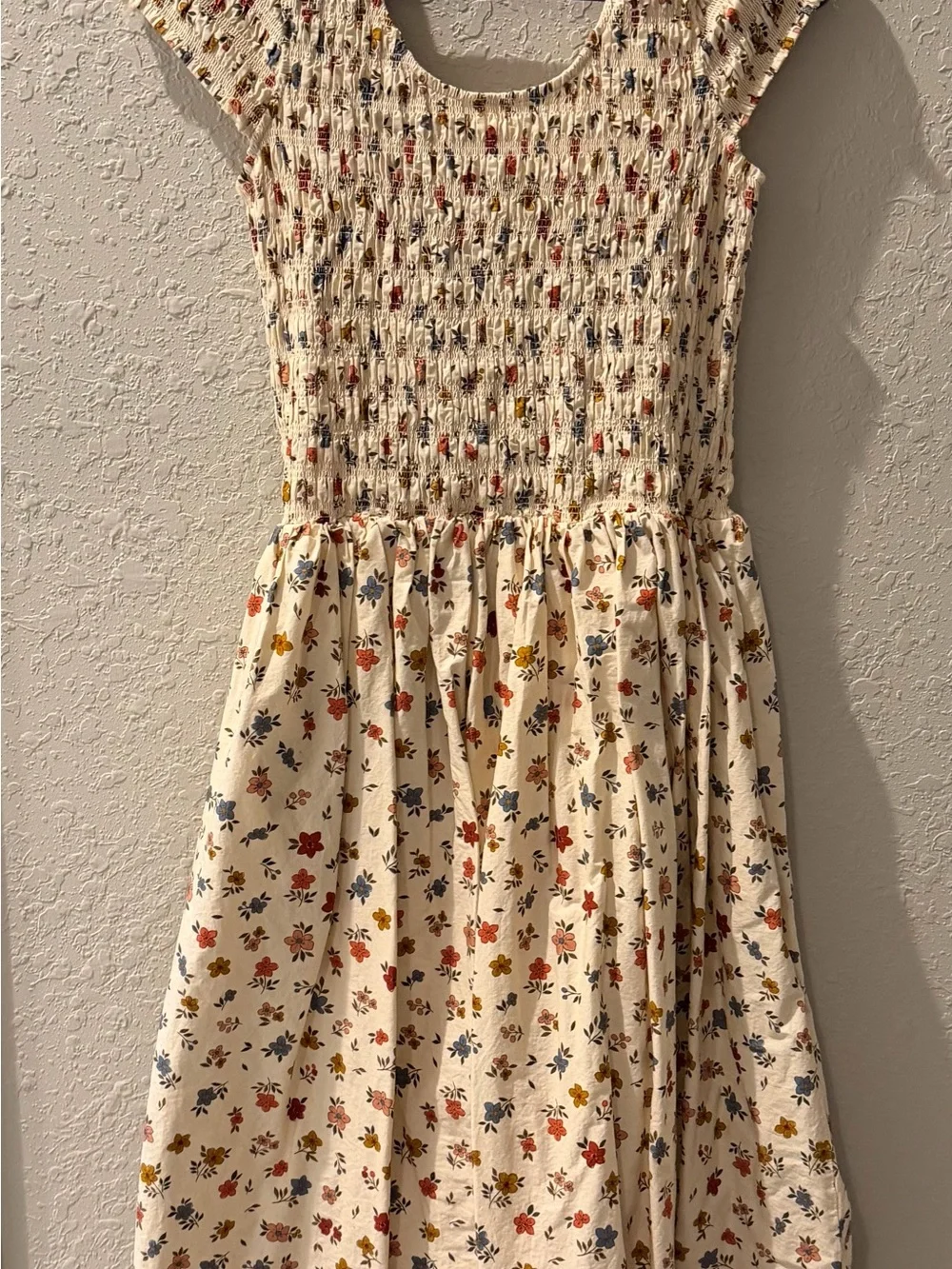 Ivy City Co - Marlow Cap Sleeve Dress in
Cream Ditsy Floral - Picture 3 of 4
